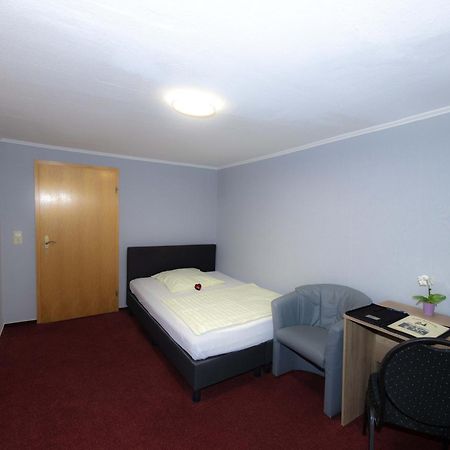 Hotel Am Rathaus Менден Екстериор снимка