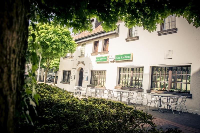 Hotel Am Rathaus Менден Екстериор снимка