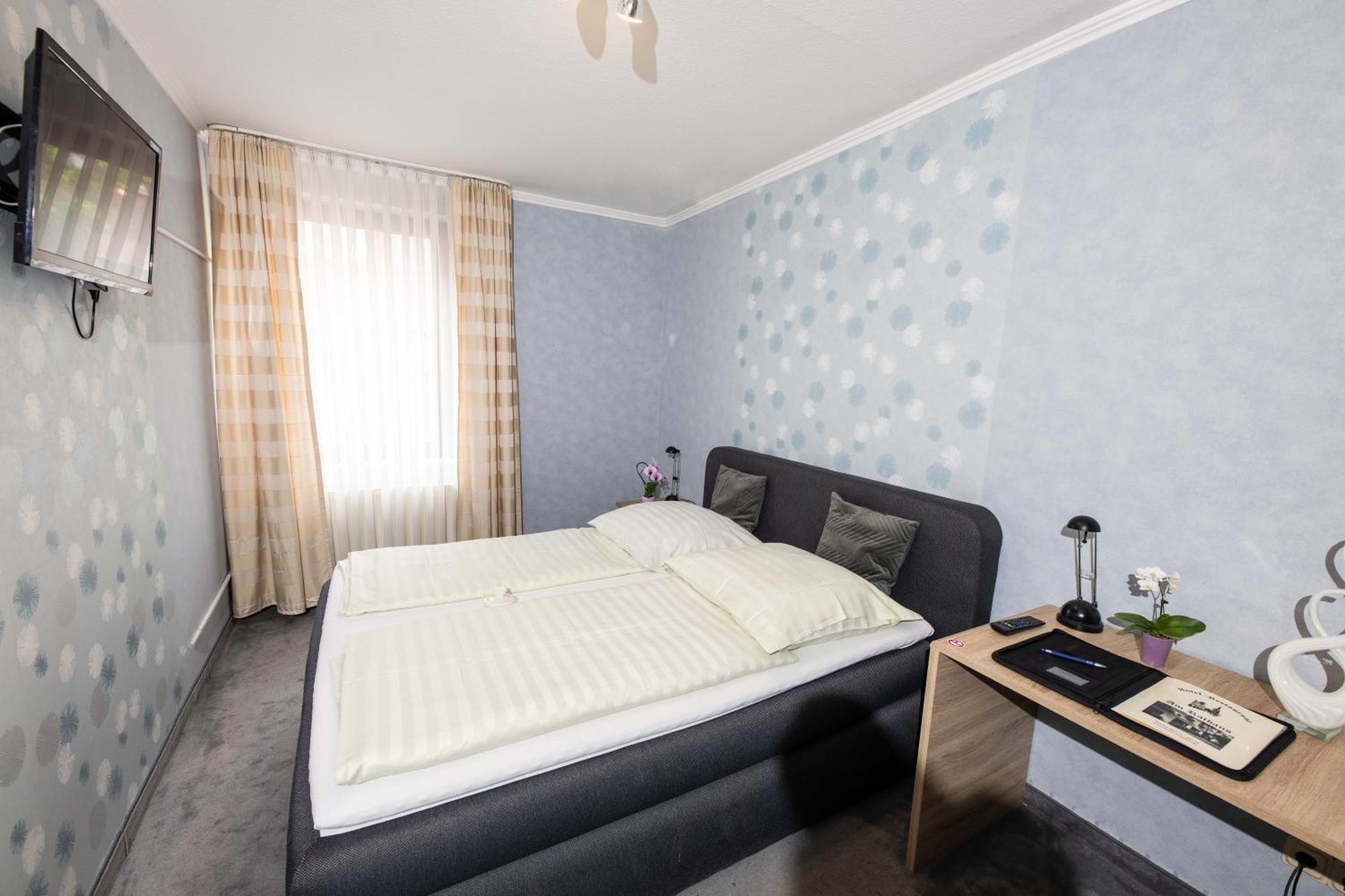 Hotel Am Rathaus Менден Екстериор снимка