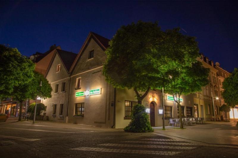 Hotel Am Rathaus Менден Екстериор снимка